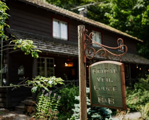 Bridal Veil Lodge Wedding Photography