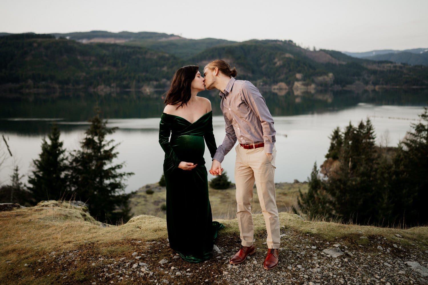 Columbia River Gorge Sunset Maternity Session