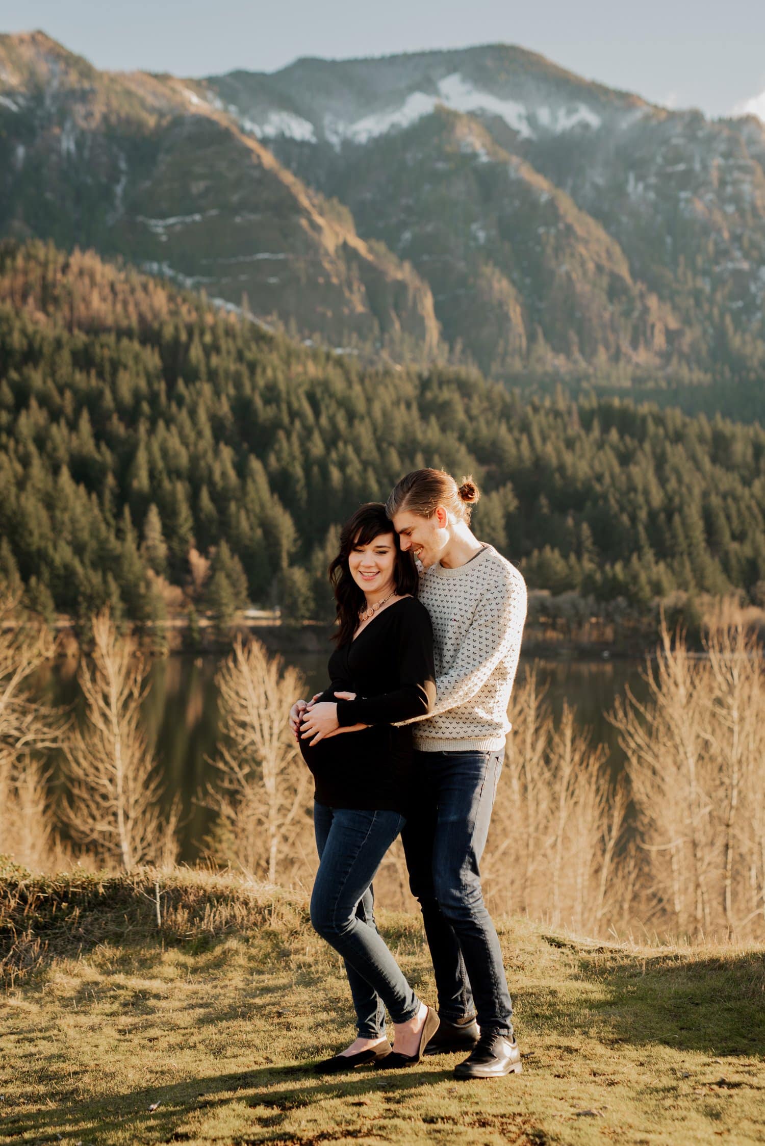 Columbia River Gorge Sunset Maternity Session