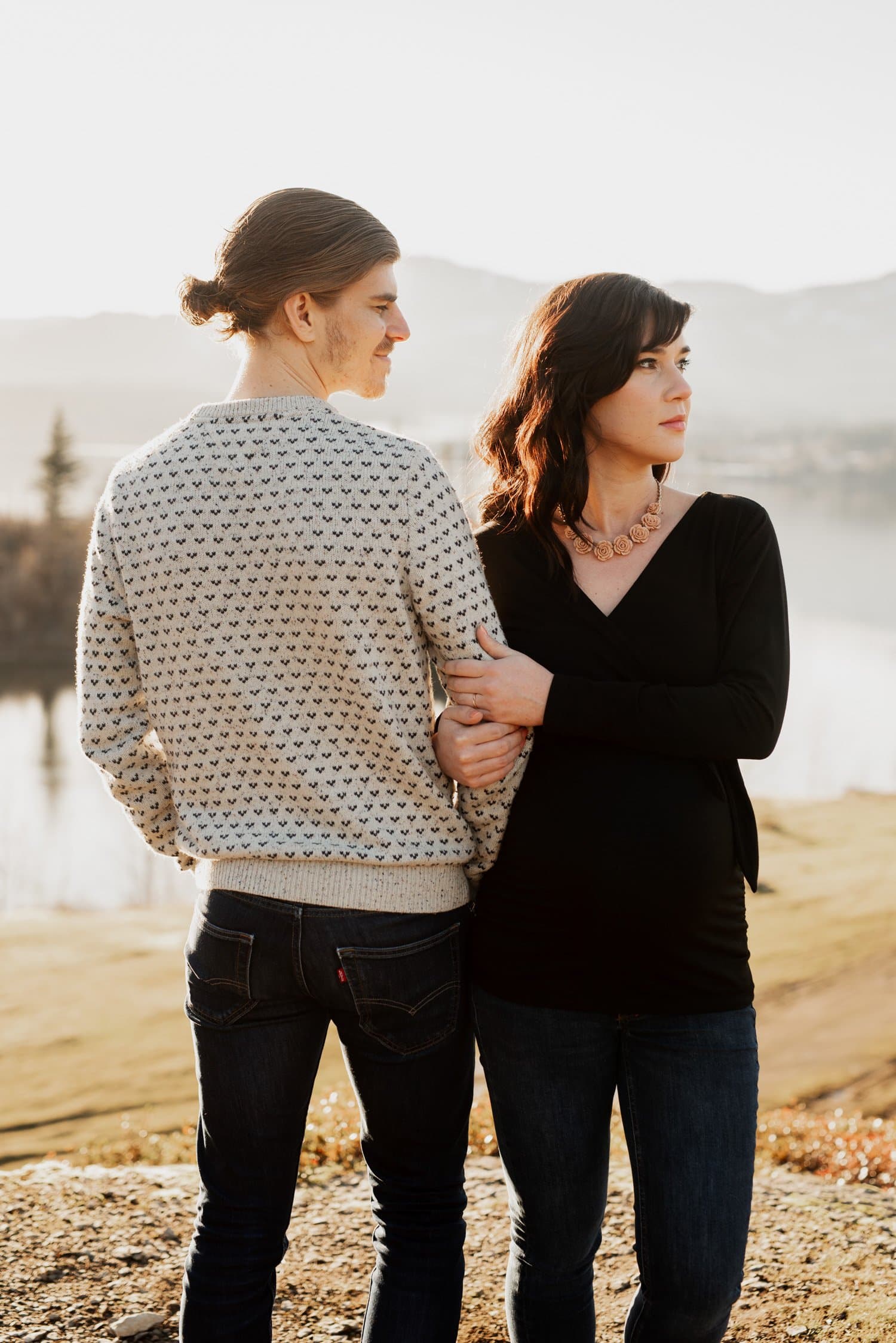 Columbia River Gorge Sunset Maternity Session