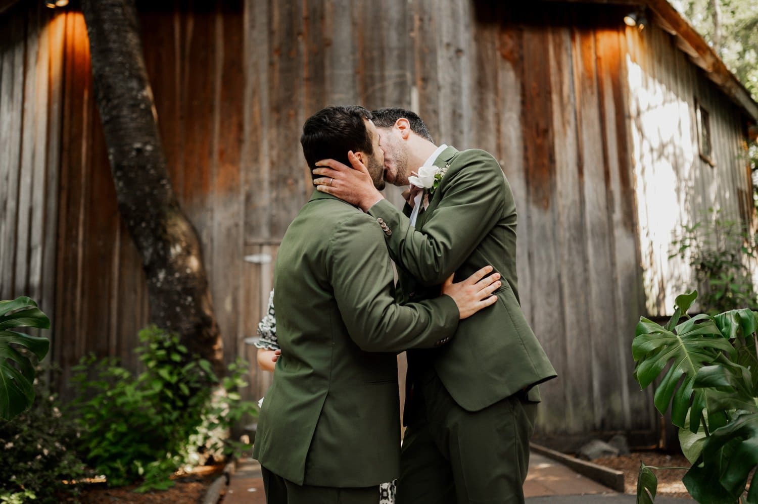 McMenamins Cornelius Pass Roadhouse Wedding Photography