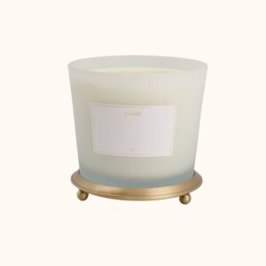 Moderner Tischständer bei L'aimé Candles Kerze in massiver Brasserie ausgeführt