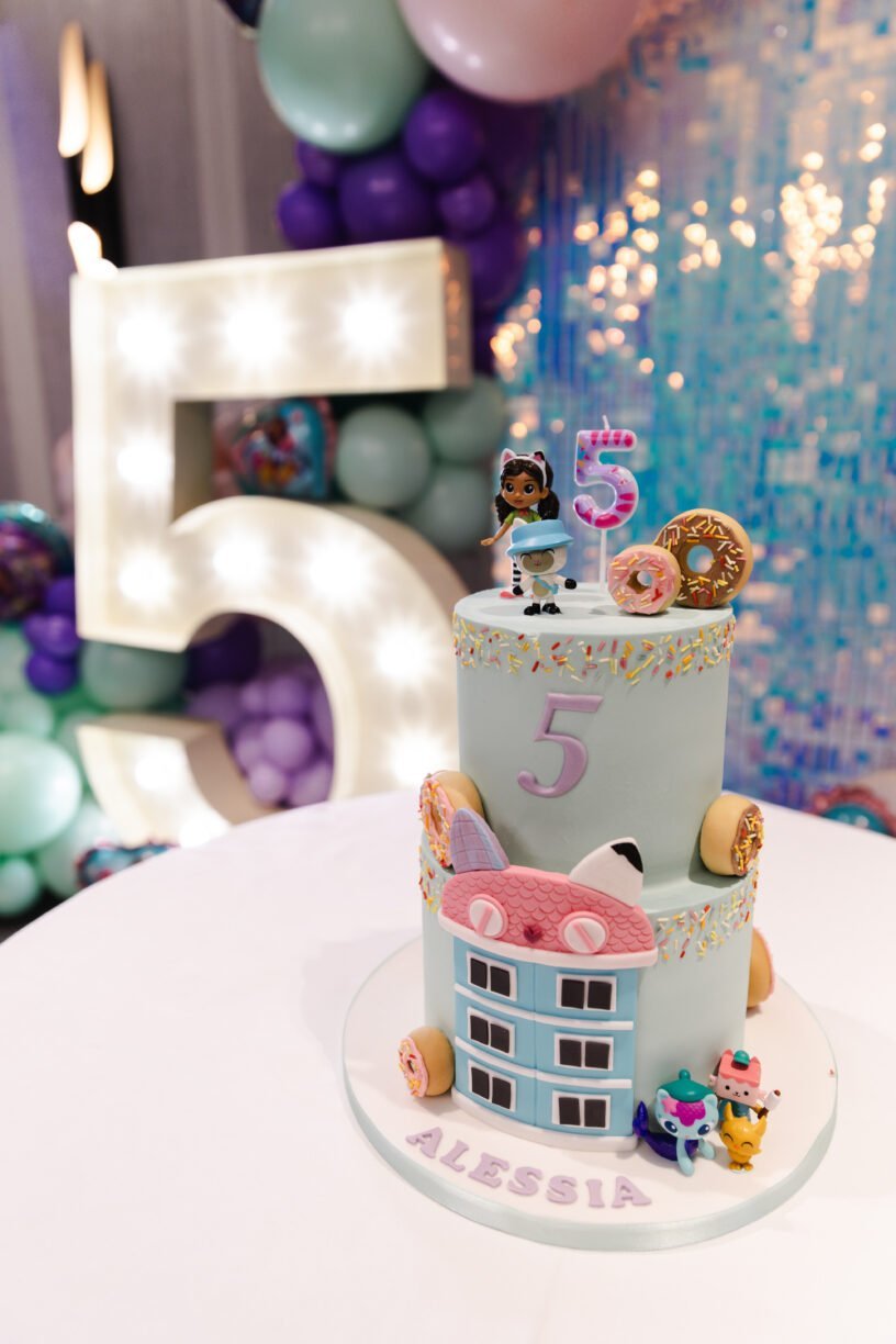 london events photographer for parties - 5th birthday party cake at wentworth surrey