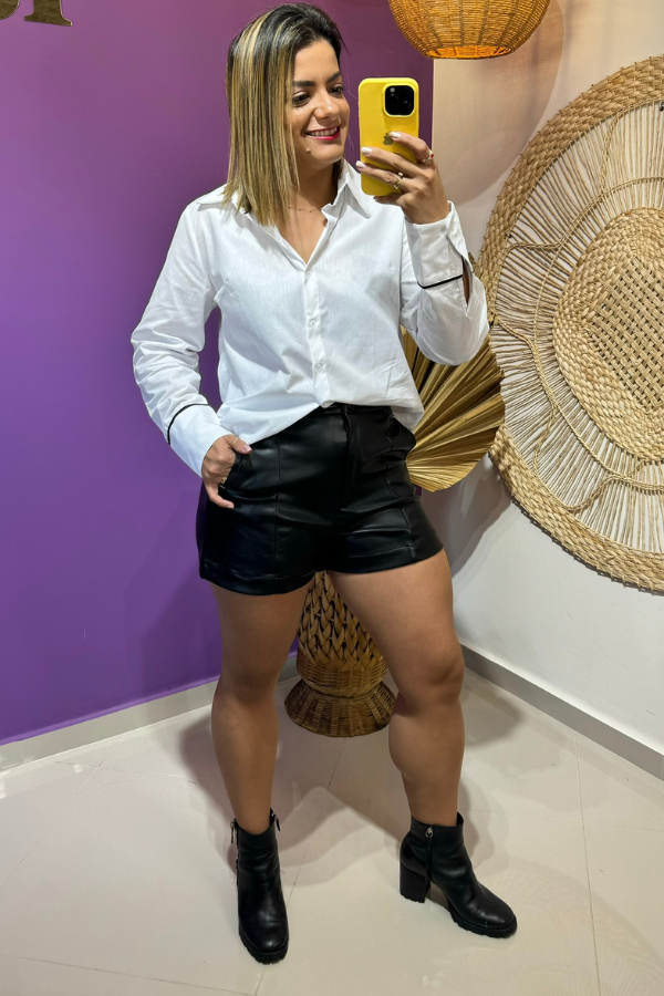 CAMISA SLIM COM SHORT COURO PRETO