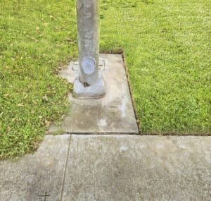 Lawn properly edged compared to unedged lawn.