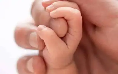 Why I Always Include Detail Photos in My Newborn Sessions