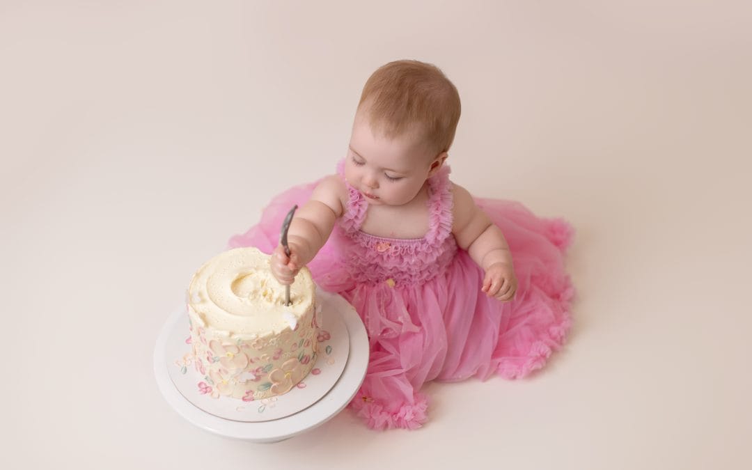 How to Choose a Cake for Your Baby’s Cake Smash Session