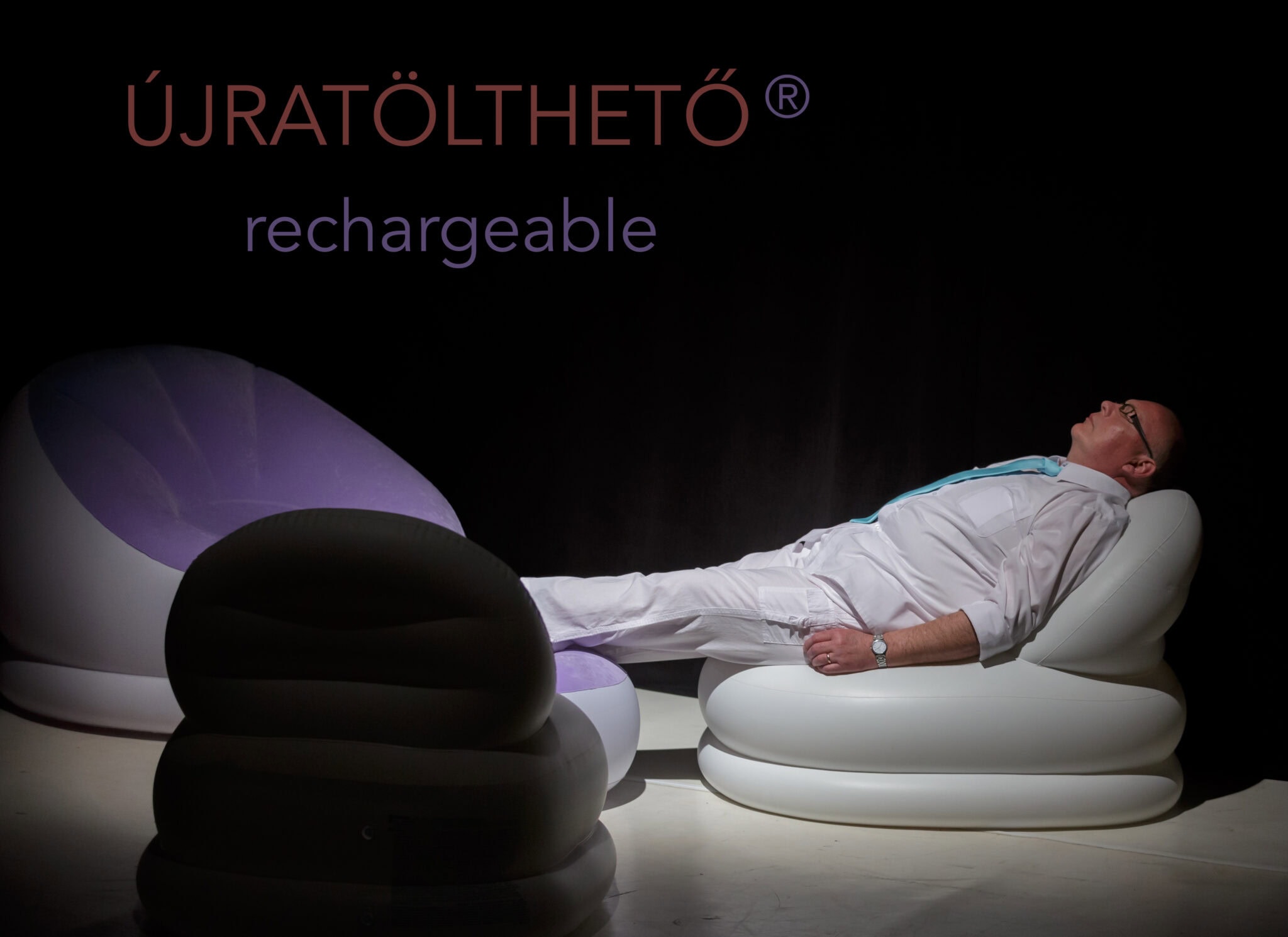 Újratölthető / Rechargable