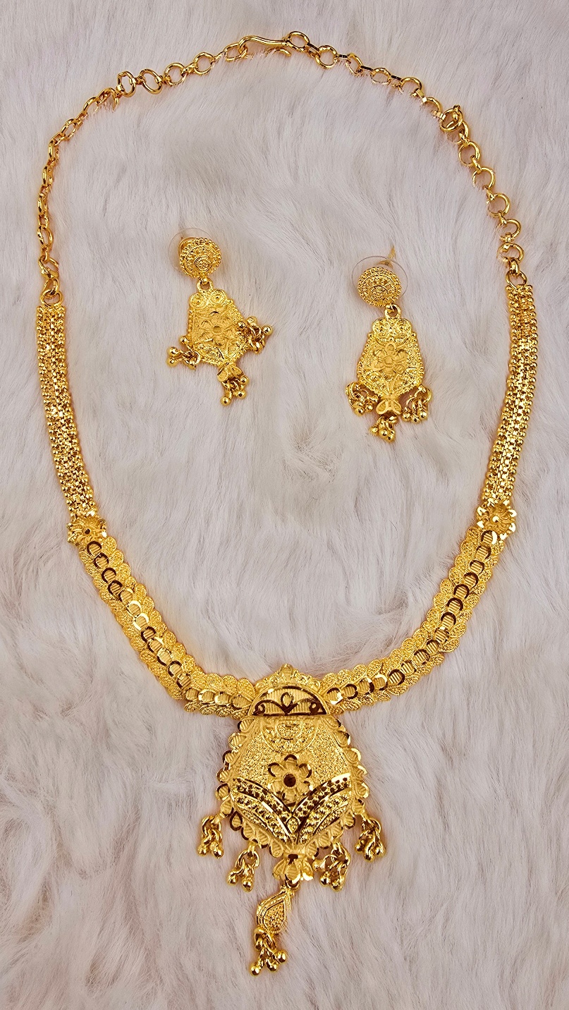 Floral Circular Pendant Forming Necklace Set (N-030)
