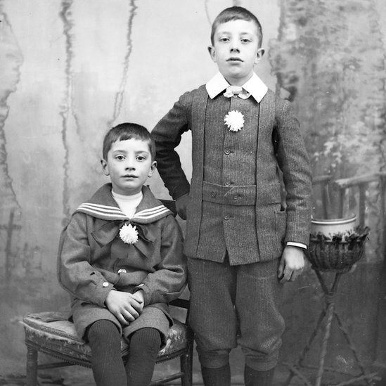 1880-1910 boys