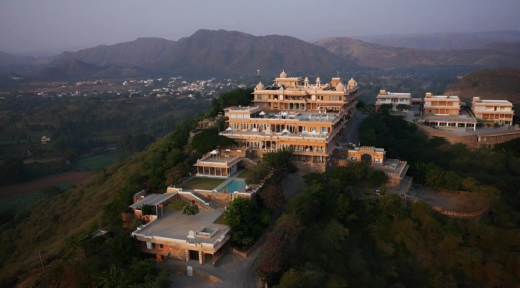 fatehgarh palace udaipur