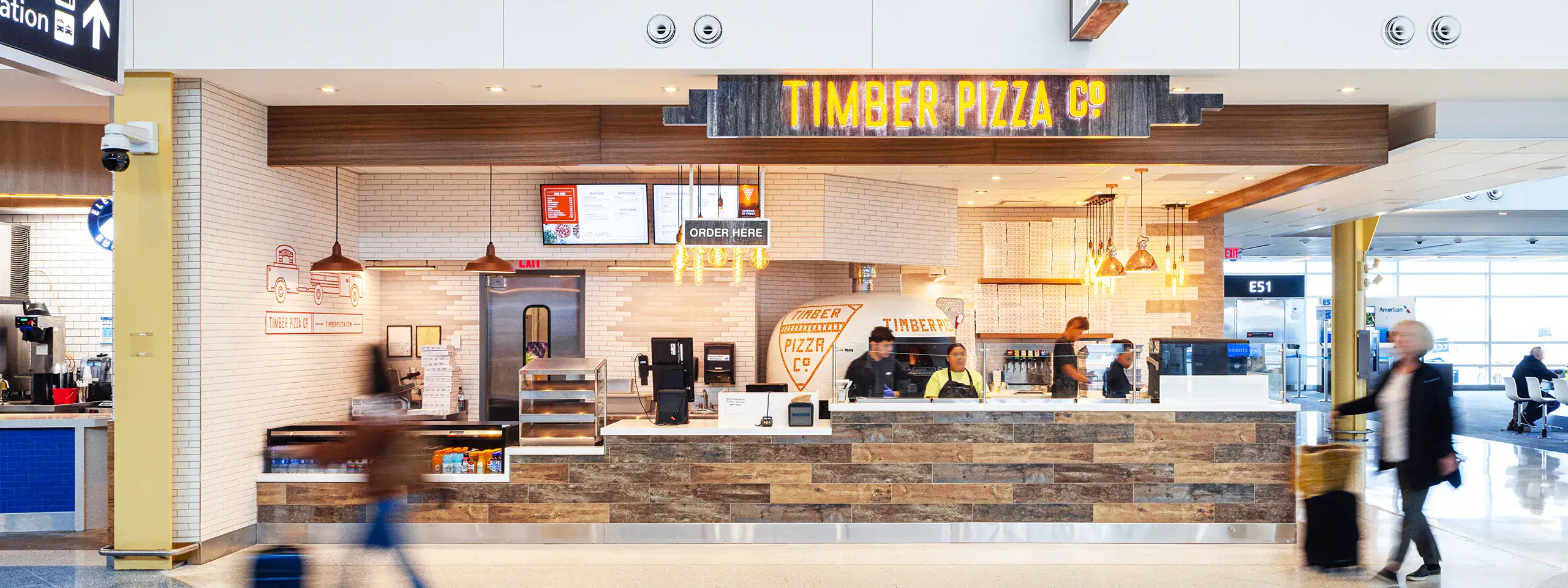 Timber Pizza Restaurant at Ronald Reagan Washington National Airport (View from front)