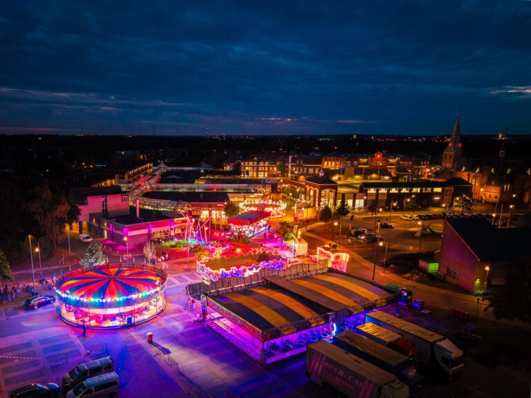 Luchtfoto van de kermis 2025 in Duiven vanuit een drone perspectief