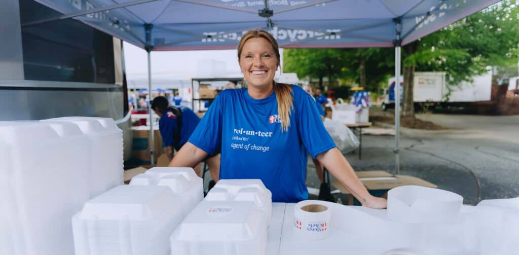 Volunteer Karyl preps clamshells in Western North Carolina