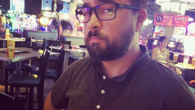 So, this is what I’d look like in glasses.
