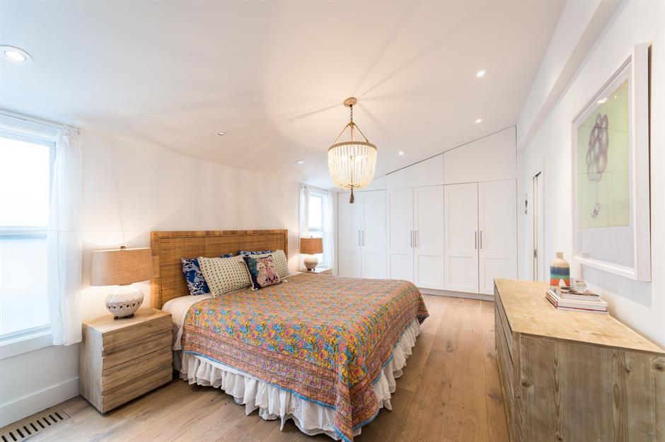 pamela andersons double wide bedroom