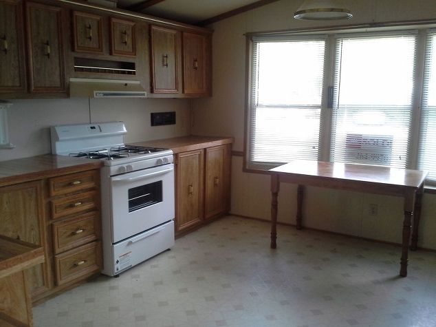 farmhouse kitchen makeover-before