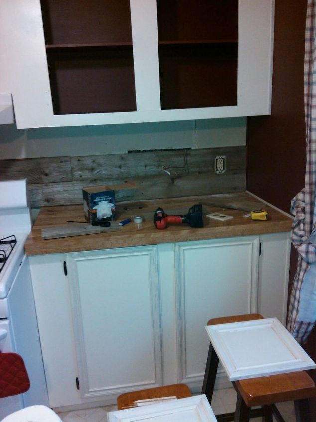 farmhouse kitchen makeover-old-barn-wood-back-splash