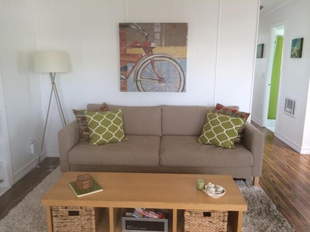 beach cottage decor in a mobile home living room