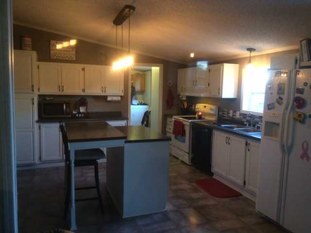 after manufactured home kitchen update on 600 budget (14)