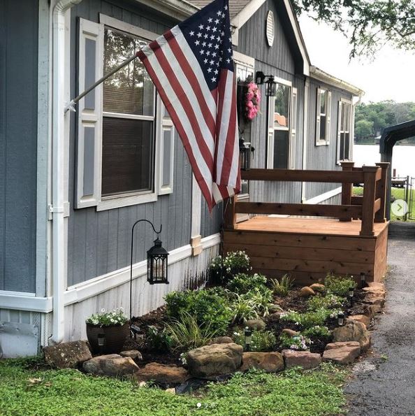 mobile home lake cottage exterior