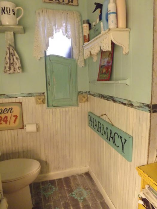 vintage farmhouse decor in a mobile home - country cottage bathroom makeover