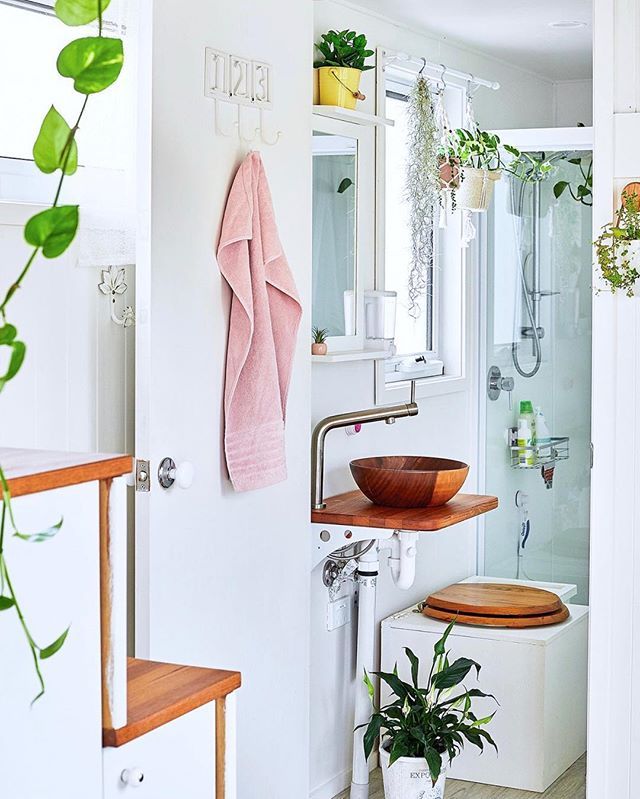 Tiny House Bathroom Look