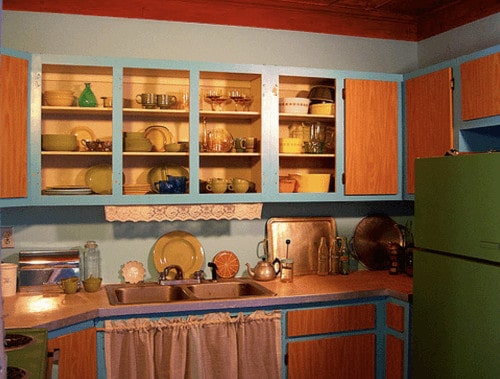 unique-60s-style-kitchen-in-mobile-home Unique 60s Style Kitchen In Mobile Home
