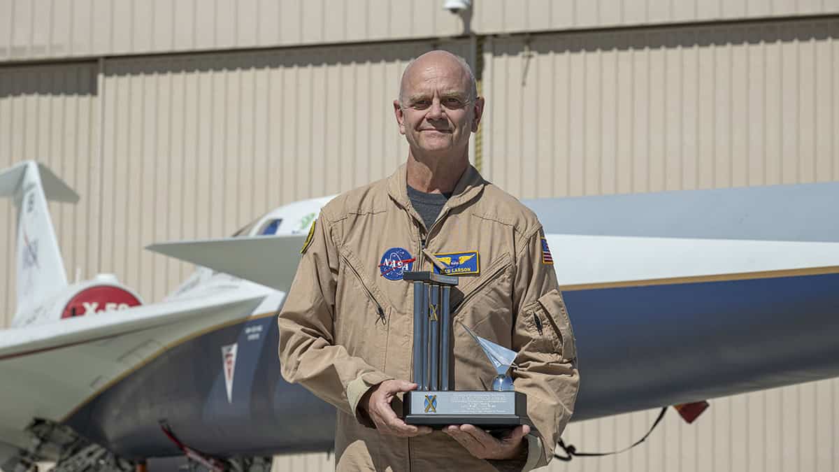 NASA test pilot Nils Larson recently received the Iven C. Kincheloe Award from the Society of Experimental Test Pilots, for making the first flight of NASA’s quiet supersonic X-59 aircraft and for helping to make its first flight in 2025.