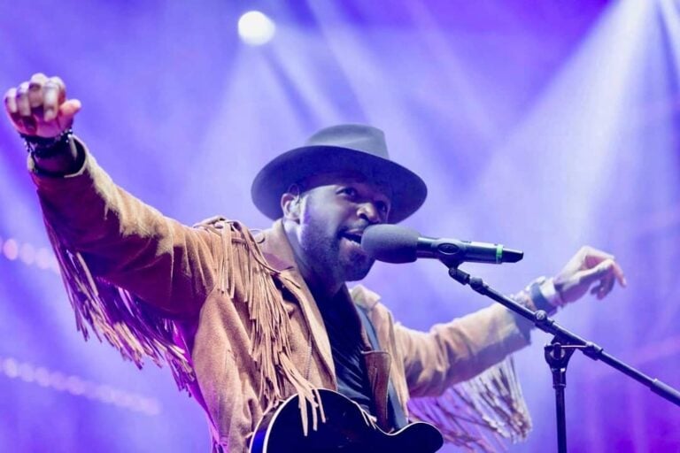 KEVIN DAVY WHITE