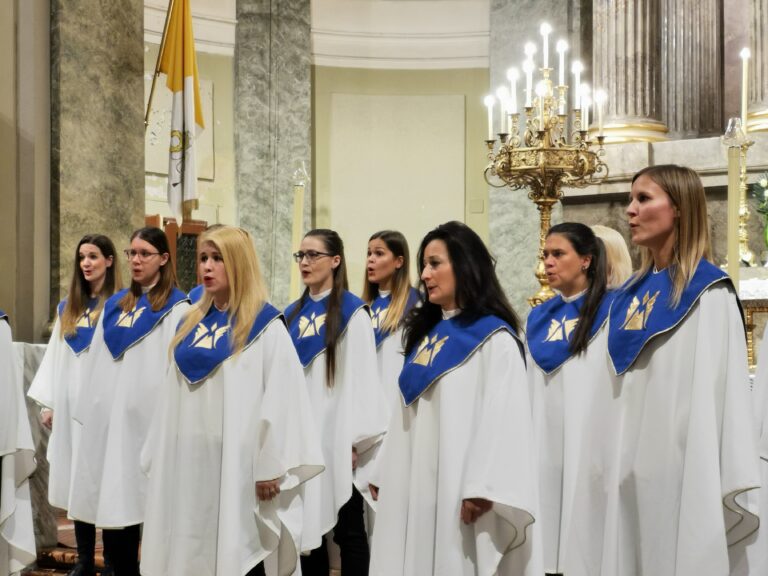 MAGNIFICAT LEÁNYKAR