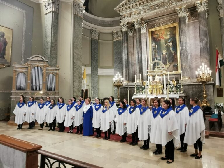MAGNIFICAT LEÁNYKAR