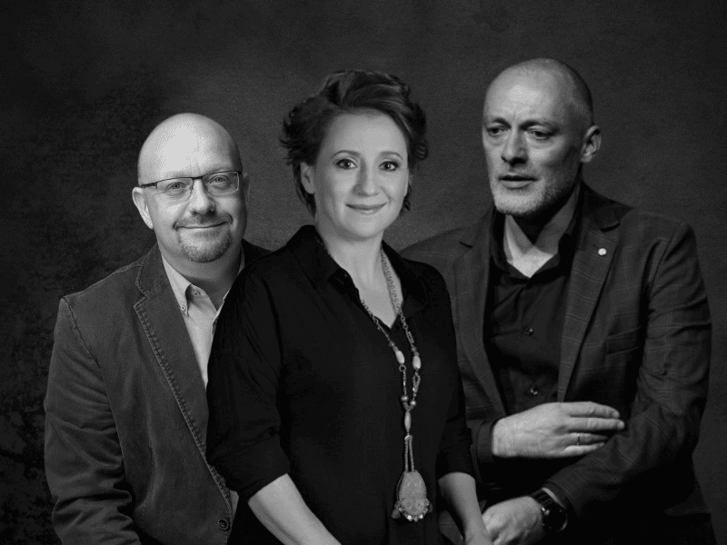 Vallj színt, vagy hallgass?
