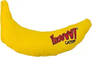 Yeowww yellow catnip banana toy – trending cat gadgets 2025 and must-have cat product made with organic catnip for playful cats.