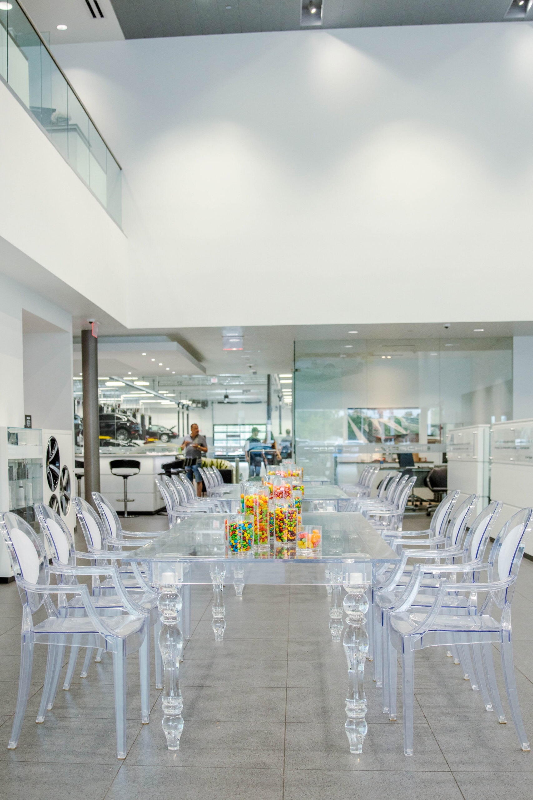 Clear_Transparent_Table_Event_Decor_Rental_Jacksonville
