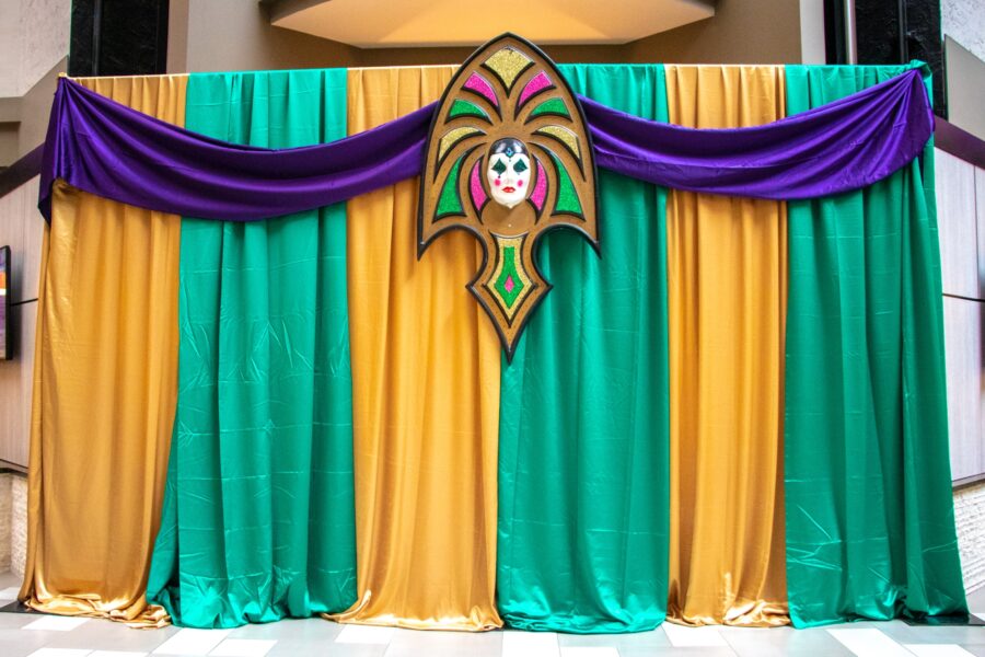 Mardi-Gras-Event-Decor