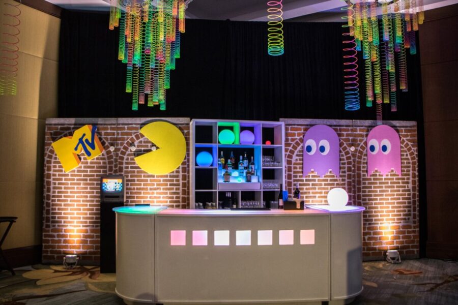 pacman-themed-decor-glow-bar-1200x800 (1)