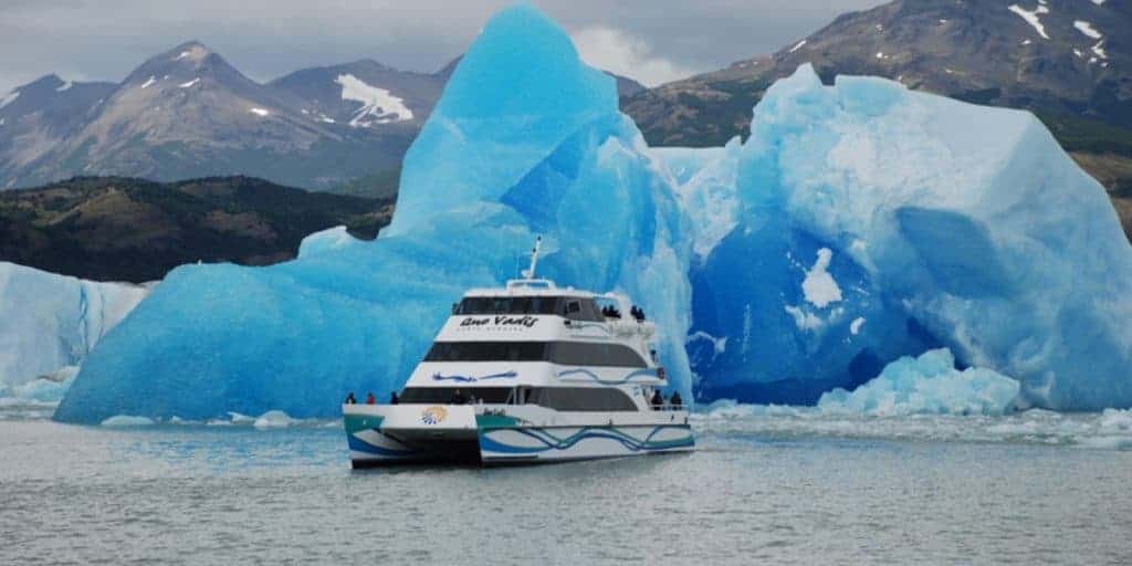 Gastronomy in El Calafate — Patagonian lamb and regional flavors