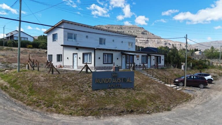 Exterior de los Aparts Mundo Austral en El Calafate