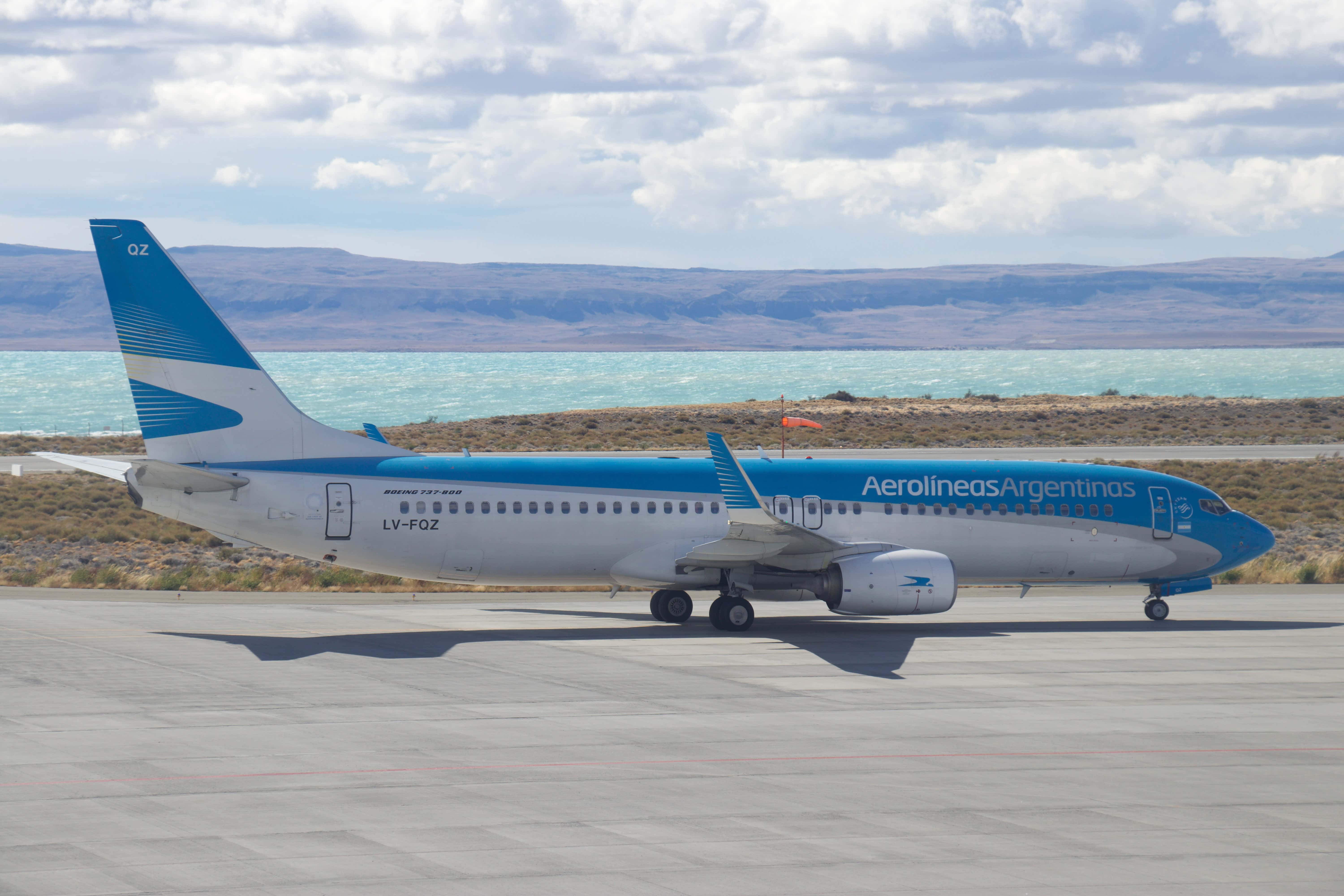Avião da Aerolíneas Argentinas no aeroporto de El Calafate