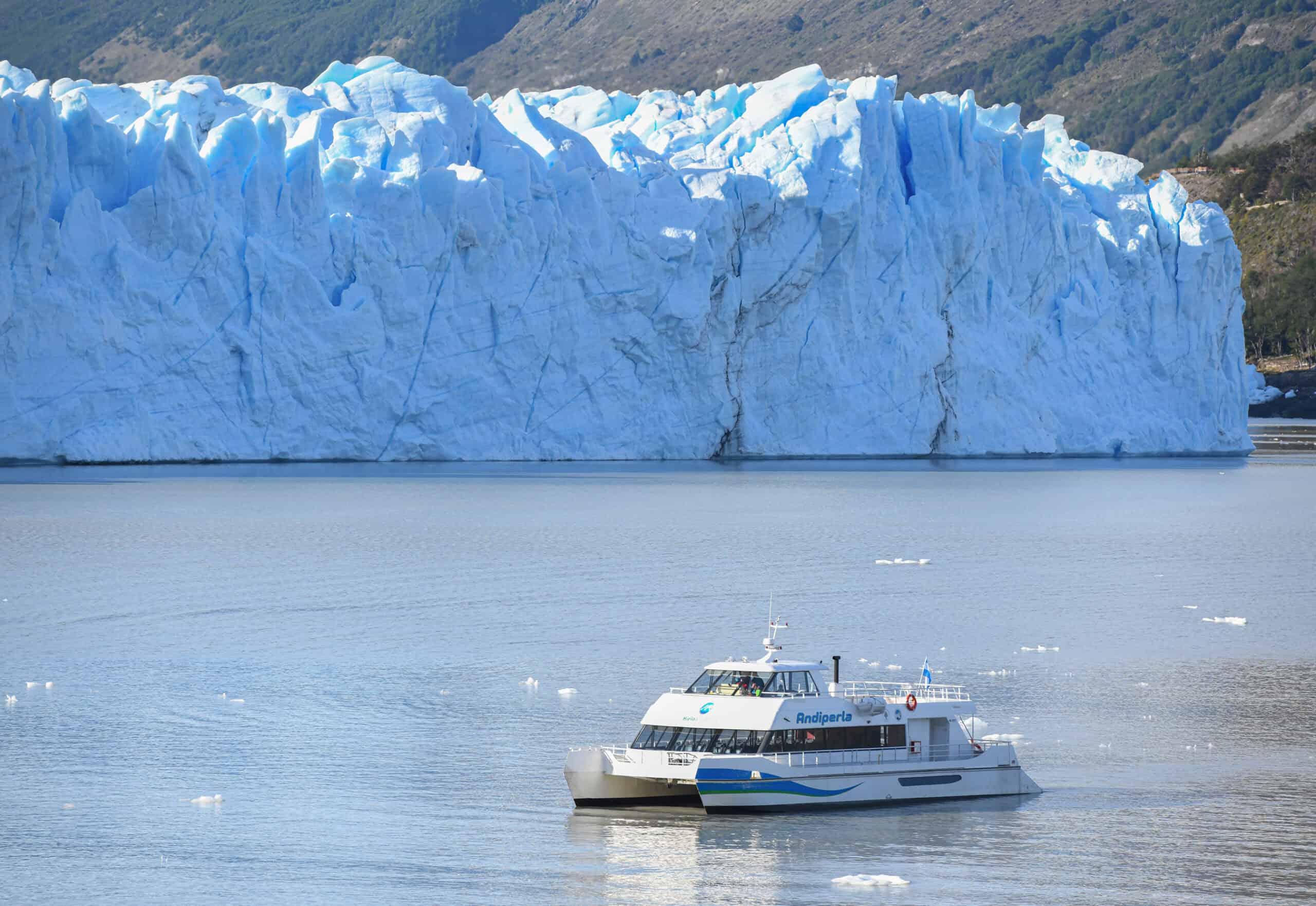 Geleira Perito Moreno vista panorâmica desde a navegação