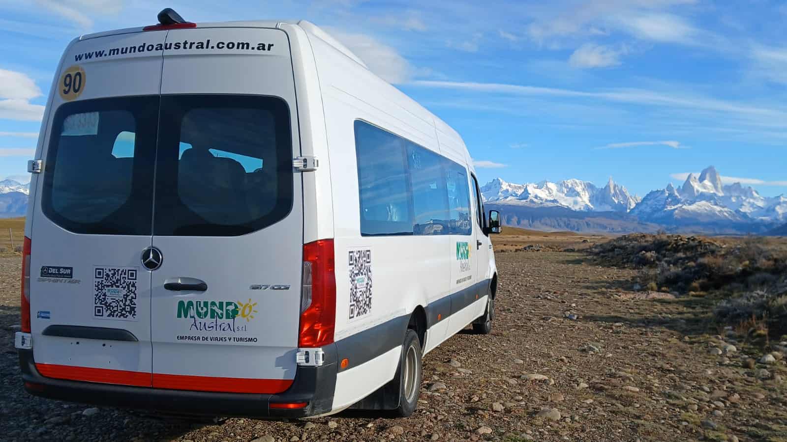 Transfer van for the Full Day excursion to El Chaltén from El Calafate, Mundo Austral