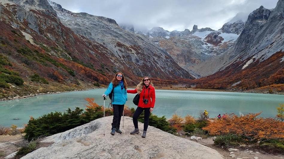 Laguna Esmeralda de aguas turquesas, trekking en Ushuaia