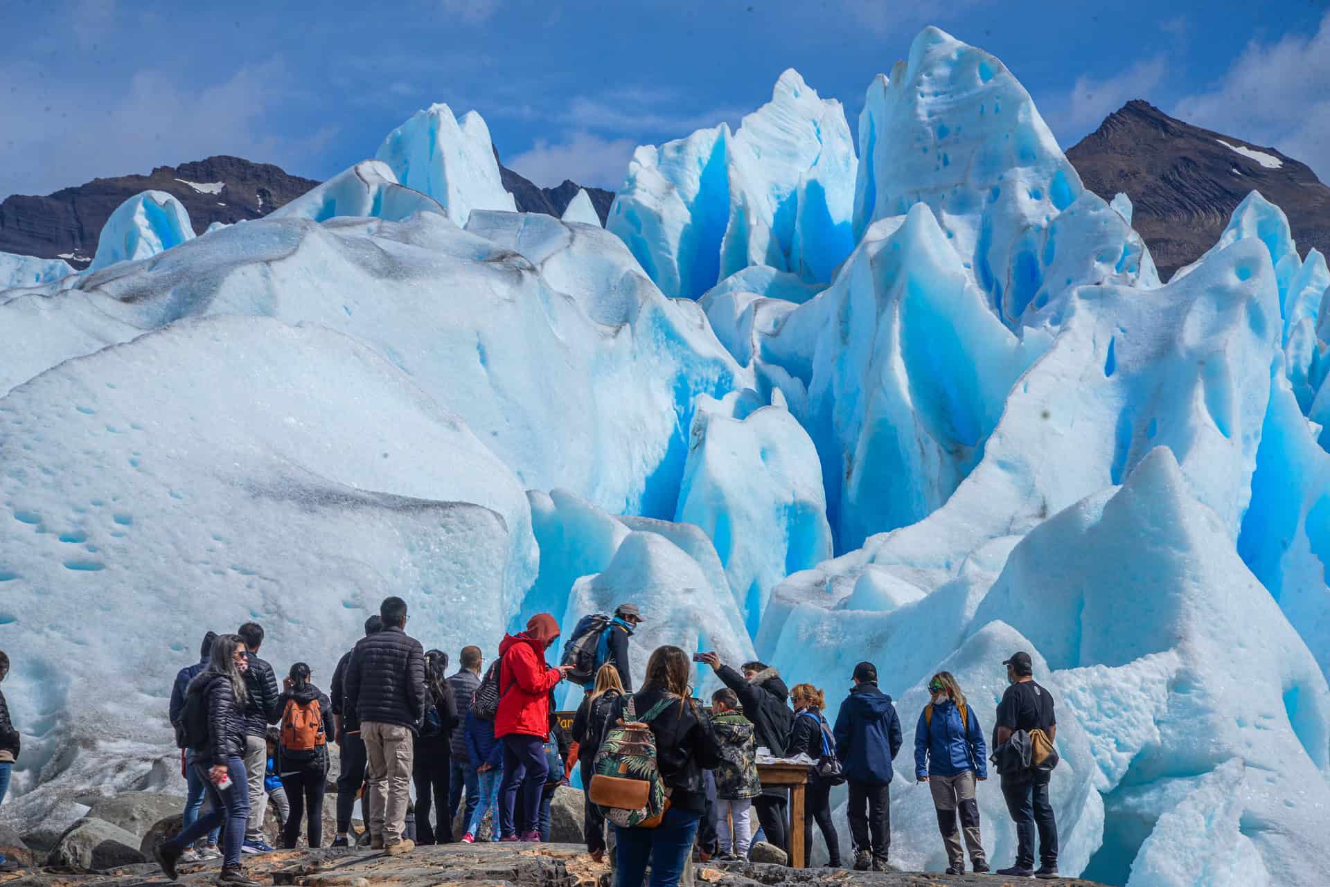 Turistas em passeio Safari Azul junto à Geleira Perito Moreno