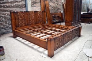 carving teak bed