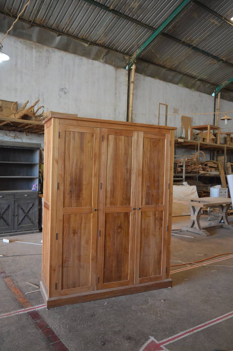 teak 3 door wardrobe