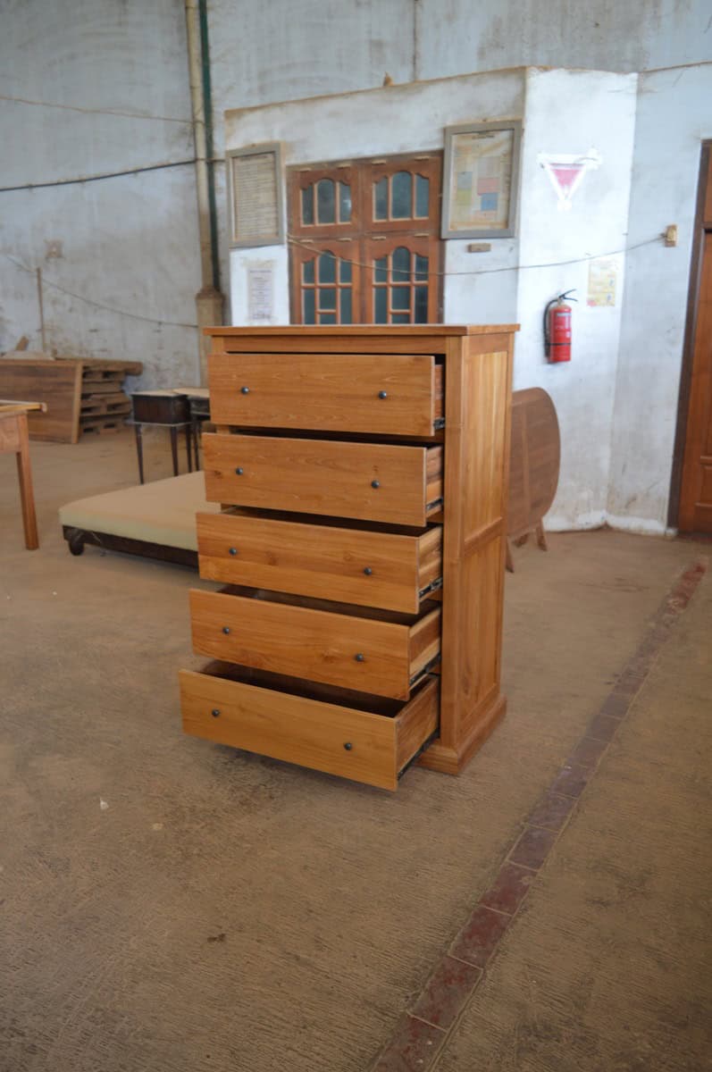 teak chest of drawers