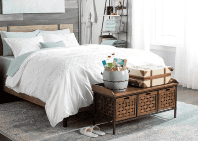 7 Furniture Penting untuk Interior Kamar Tamu: Bikin Menginap Serasa di Hotel Bintang Lima