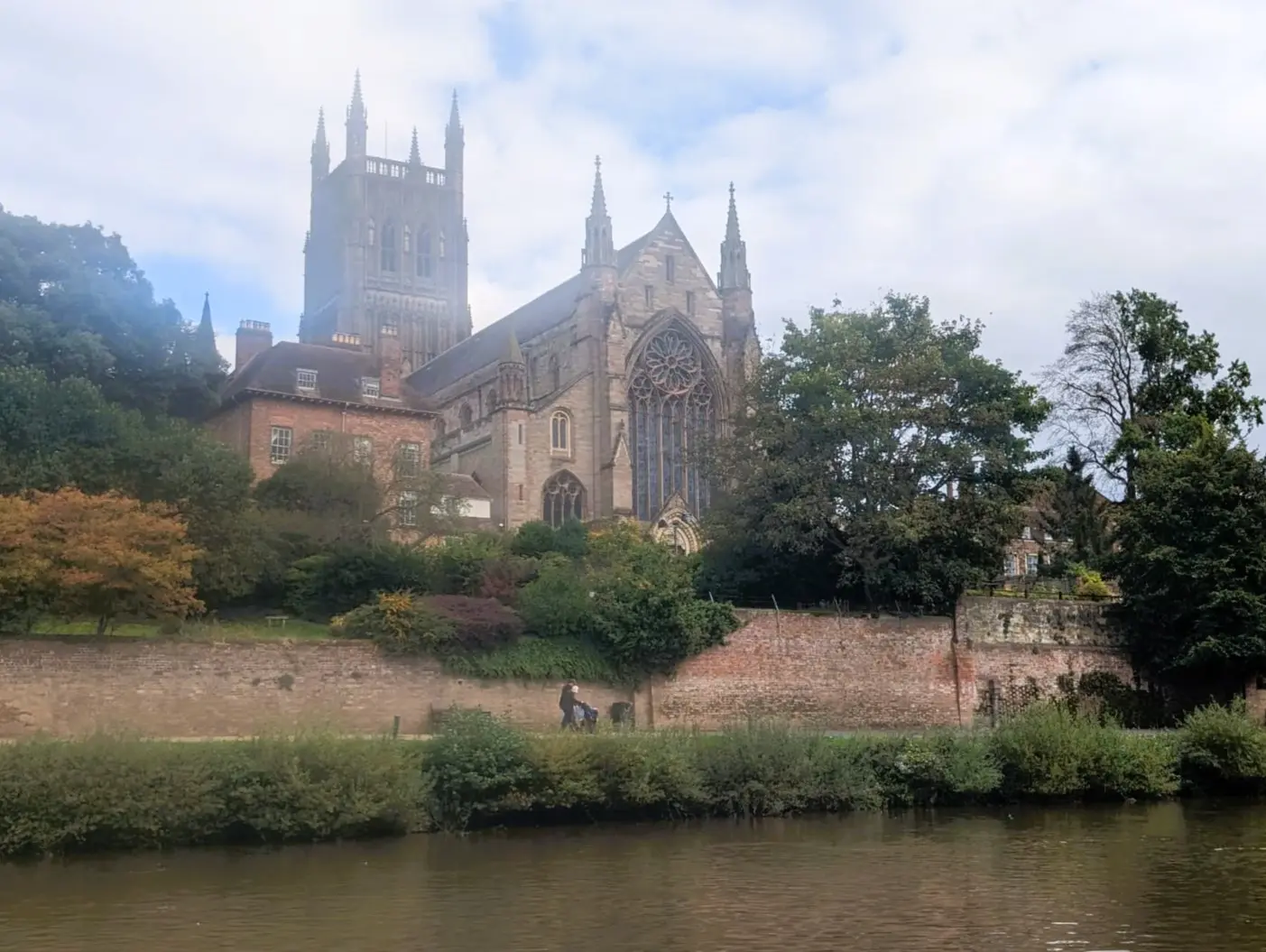 A photo of Worcester Cathedral from the River Severn