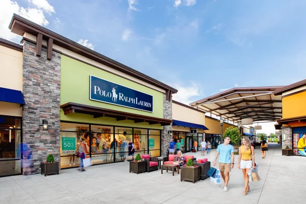Outlets Des Moines in Altoona, IA